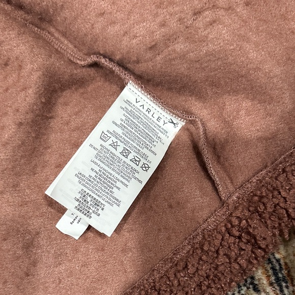 Varley Cozy Mauve Sherpa Jacket with Drawstring - Picture 6 of 9